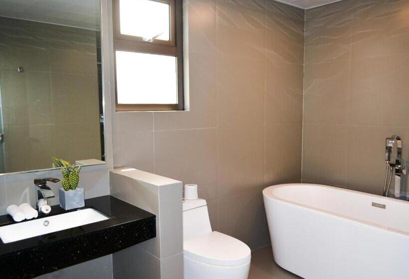 سوییت, Triton Prestige Seaview And Spa