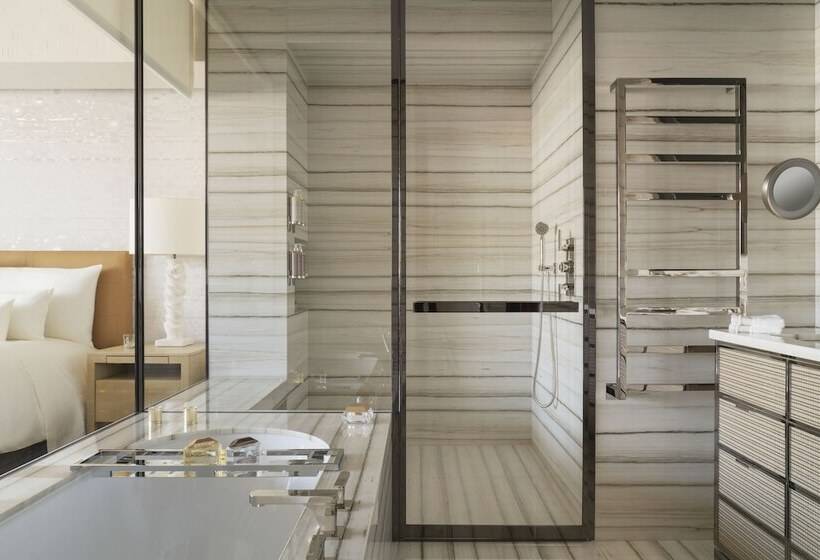 발코니 디럭스 룸, Cheval Blanc Paris & Dior Spa Cheval Blanc Paris