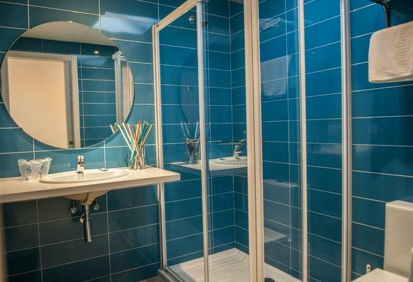 Номер Стандарт, Hostal Xuroy