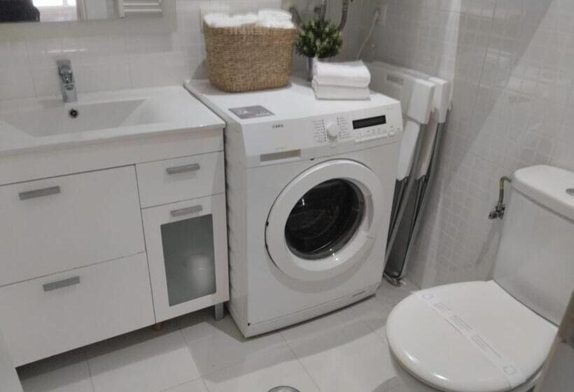 آپارتمان 1 خوابه با چشم‌انداز باغ, Zarey Hostel