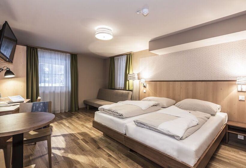 Номер Стандарт Трехместный, Jufa Hotel Grundlsee