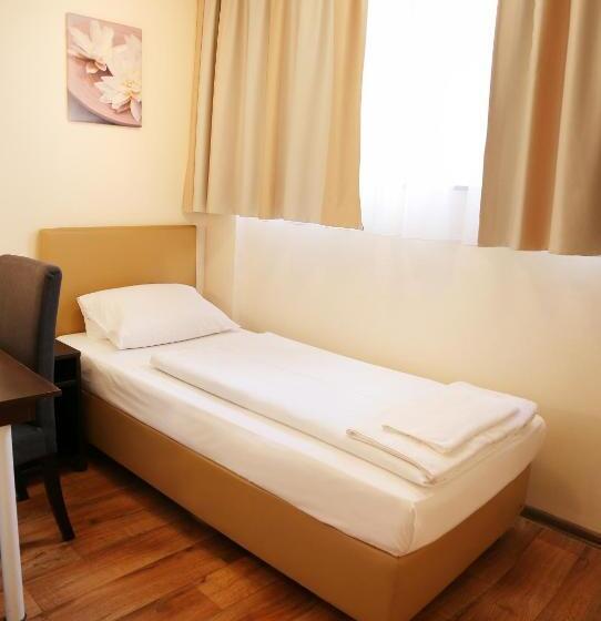 Quarto standart individual, Pension Alpha   Frankfurt City Central Station