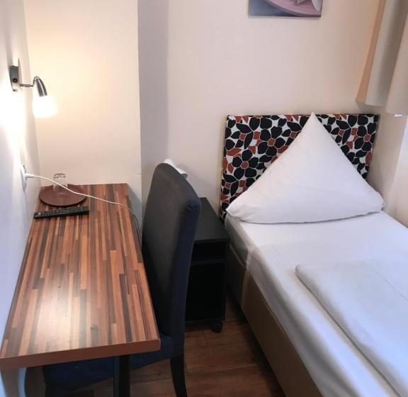 Номер Стандарт Индивидуальный, Pension Alpha   Frankfurt City Central Station