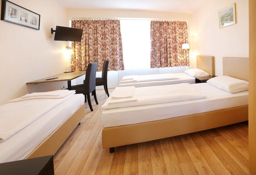 Номер Стандарт Трехместный, Pension Alpha   Frankfurt City Central Station