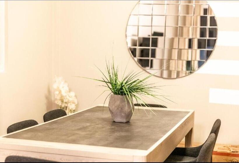 آپارتمان 2 خوابه, Montecito Apartments