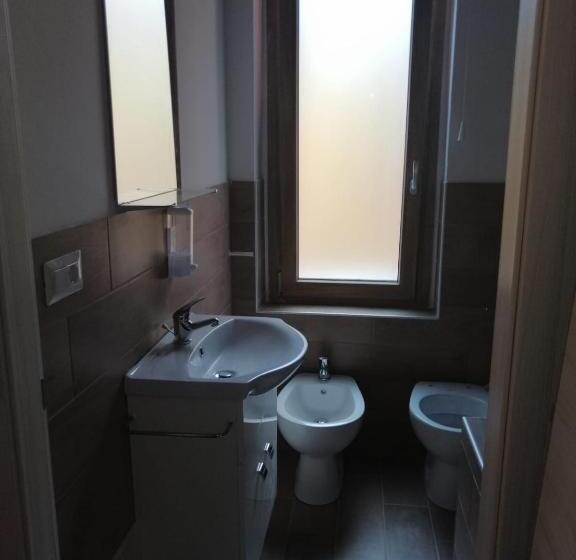 آپارتمان 1 خوابه با بالکن, B&b Andemar Rooms