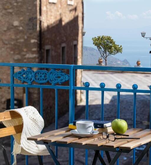 اتاق استاندارد با بالکن و چشم‌انداز دریا, Casa Blandano B&b