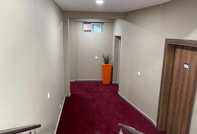 سوییت جونیور, Residence Sycomore 1