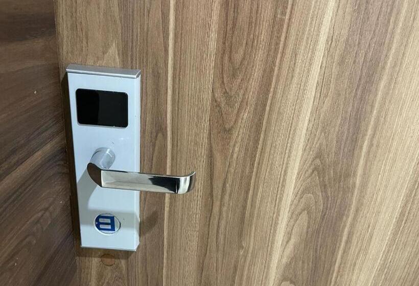 سوییت جونیور, Residence Sycomore 1