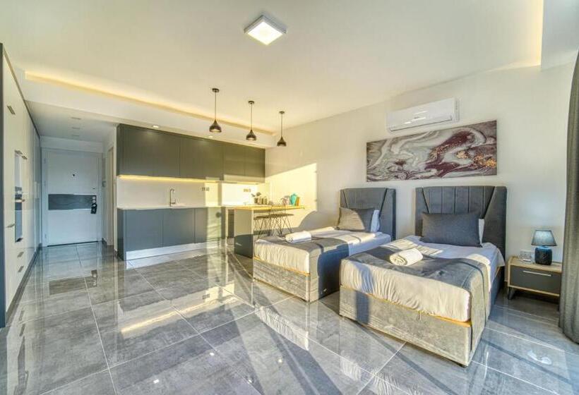 استودیوی استاندارد, Courtyard Long Beach Holiday Resort