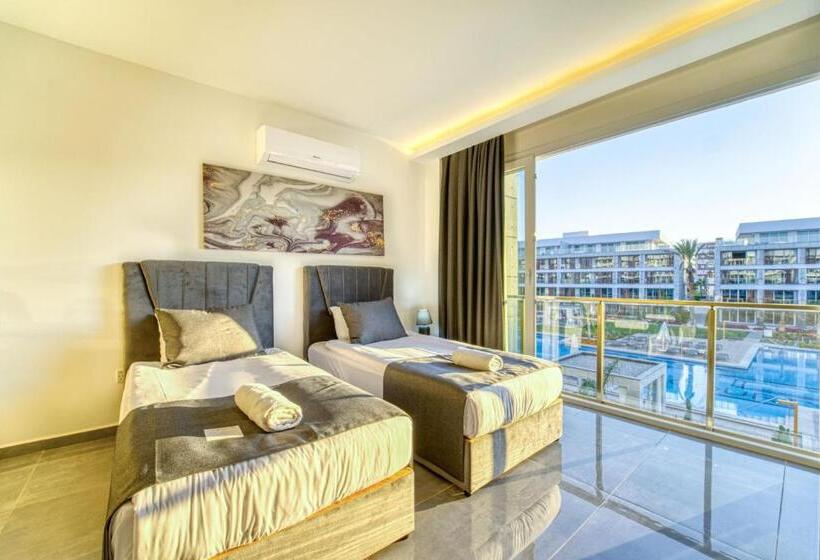 استودیو استاندارد با چشم‌انداز استخر, Courtyard Long Beach Holiday Resort