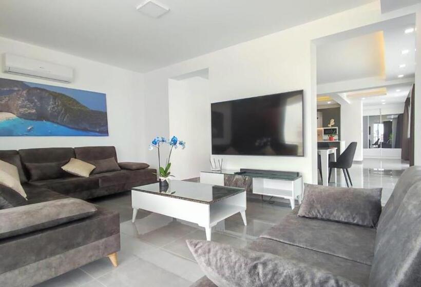 1 Bedroom Penthouse Apartment, Courtyard Long Beach Holiday Resort