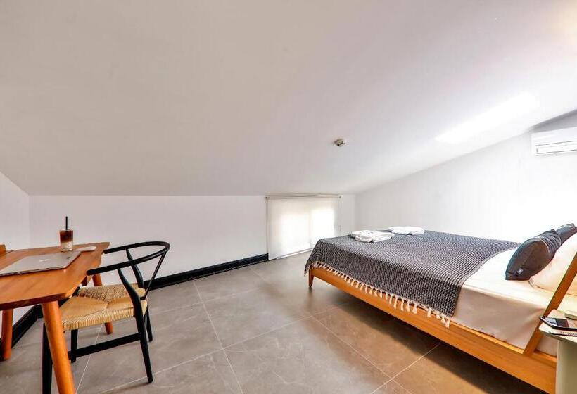 Трежместный Номер Economy, Luff Suites