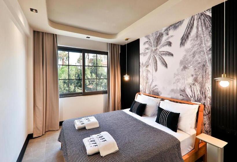 Люкс с Балконом, Luff Suites