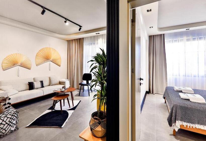 Люкс с Балконом, Luff Suites