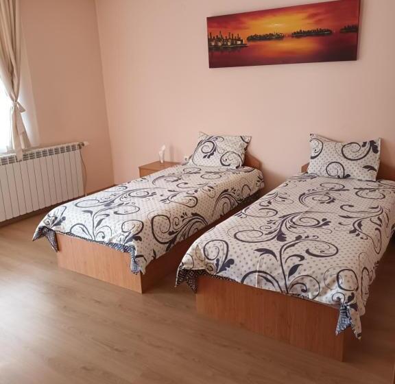 Quarto Quádruplo Estandar, Guest Rooms Bansko