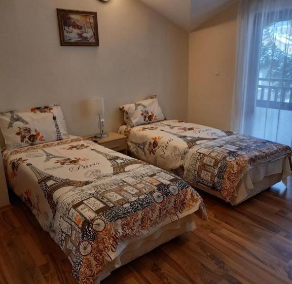 Quarto Estandar com Sacada, Guest Rooms Bansko