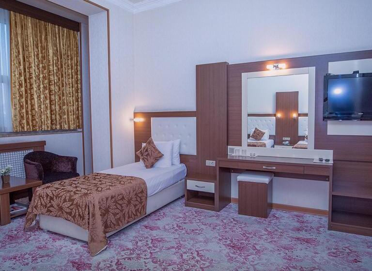 اتاق استاندارد سه نفره, Grand Nakhchivan