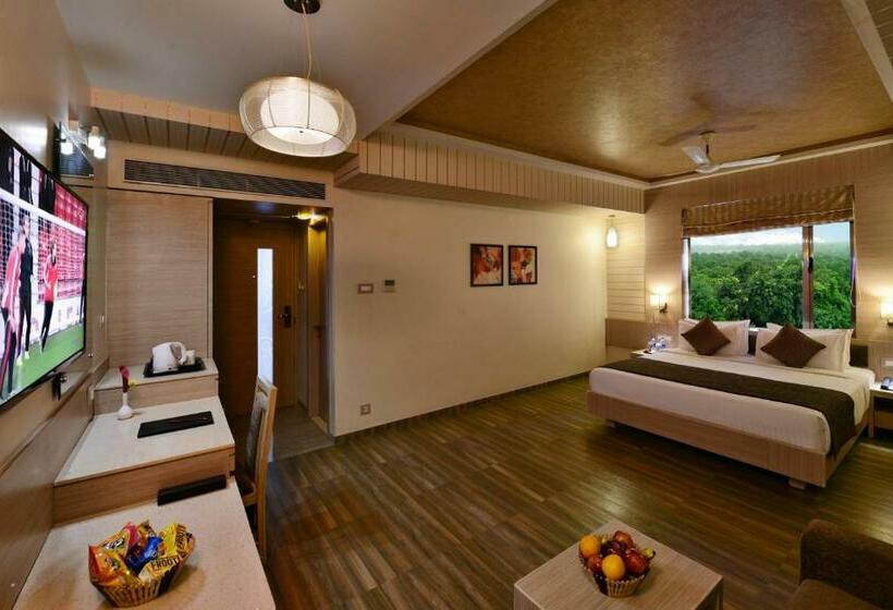 标准工作室, Sarovar Portico Sasangir