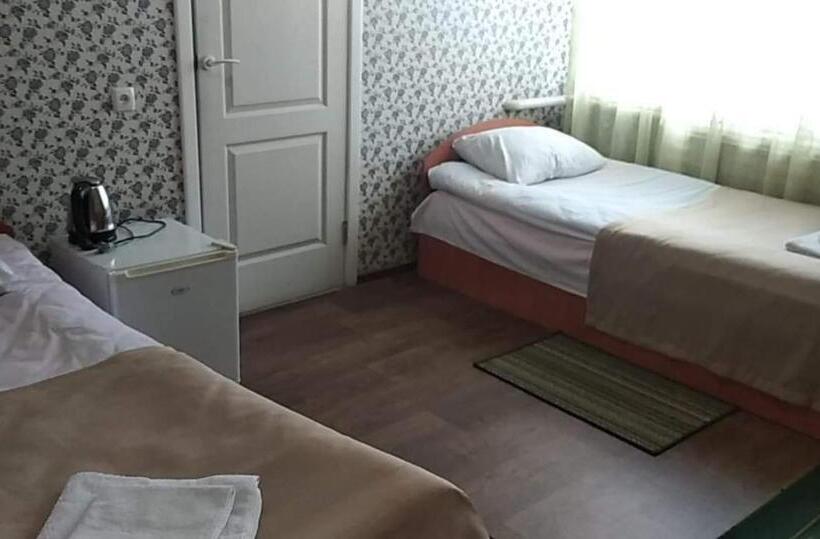 غرفة قياسية, Gostynnyi Dvir
