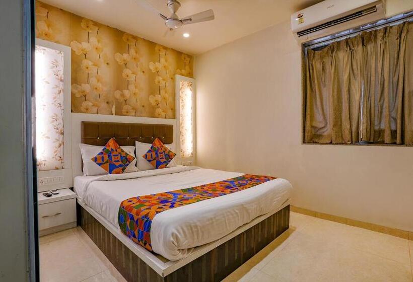 اتاق لوکس, Veera Residency