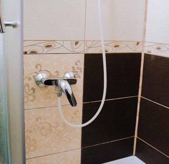 غرفة قياسية فردية, Filvarok