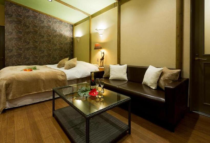 Номер Стандарт, Restay Kochi