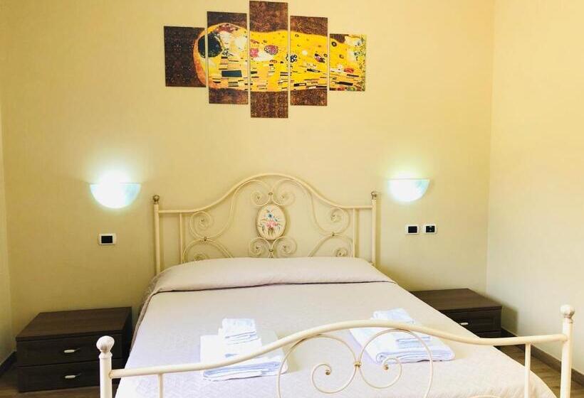 Трехместный Номер Стандарт Вид на Сад, Villa Aurora