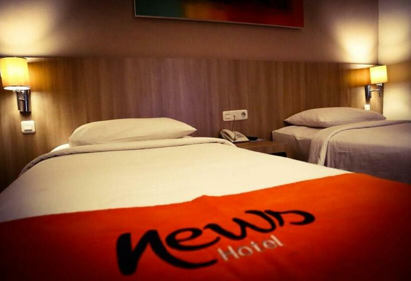 Номер Superior, News Hotel Waru Sidoarjo