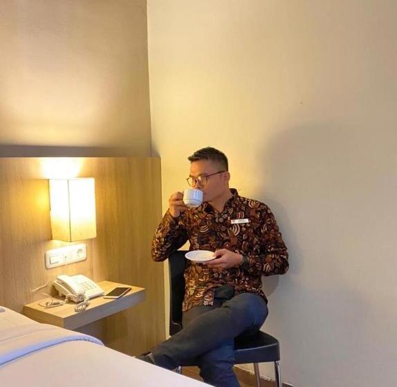 Номер Superior, News Hotel Waru Sidoarjo