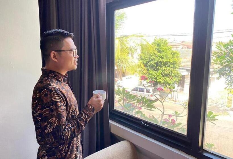 Номер Superior, News Hotel Waru Sidoarjo