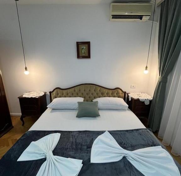 اتاق استاندارد چهار تخته, Studio Rooms Moncherie