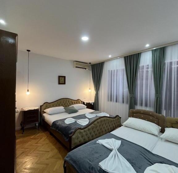 اتاق استاندارد چهار تخته, Studio Rooms Moncherie