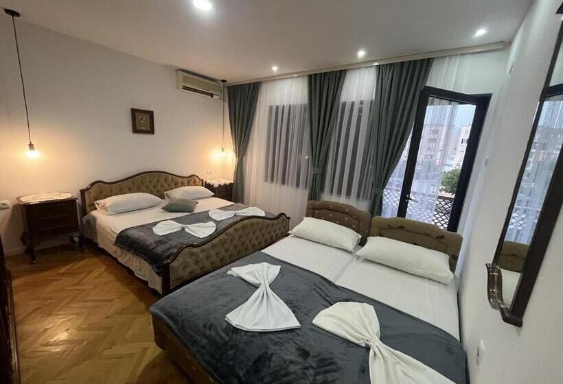 اتاق استاندارد چهار تخته, Studio Rooms Moncherie