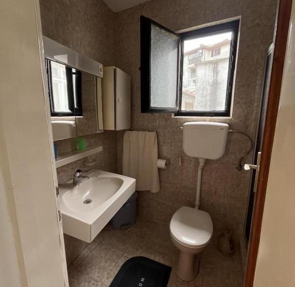 اتاق استاندارد سه تخته با بالکن, Studio Rooms Moncherie