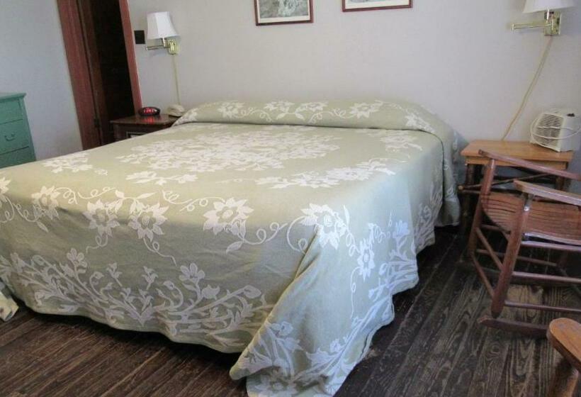 Стандартный Номер Кровать Кинг, Lakeside Inn
