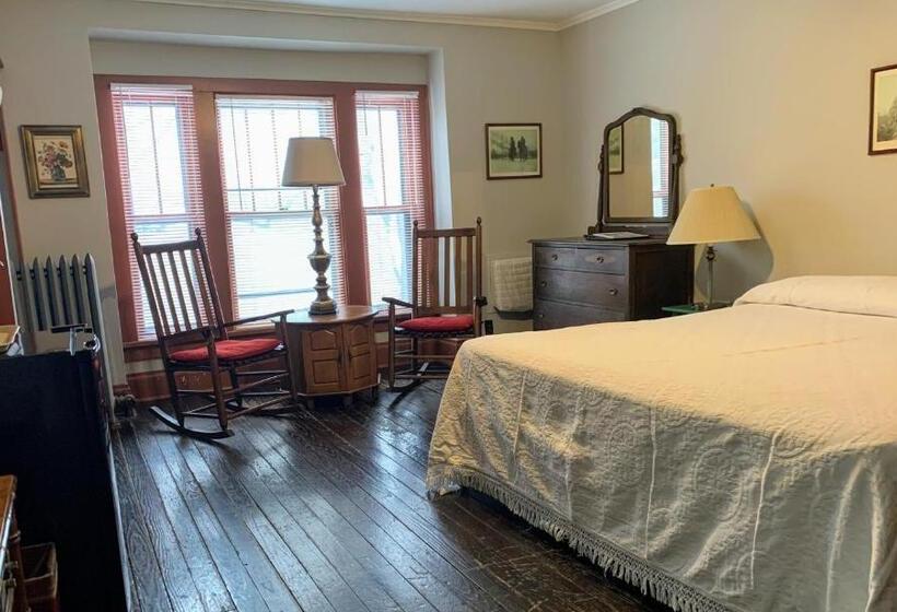 Стандартный Номер Кровать Кинг, Lakeside Inn