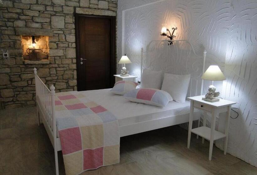 Номер Deluxe, The Stone Castle Boutique