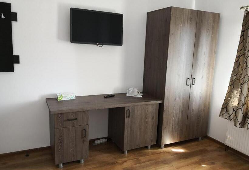 استودیوی استاندارد, Dnt House & Spa