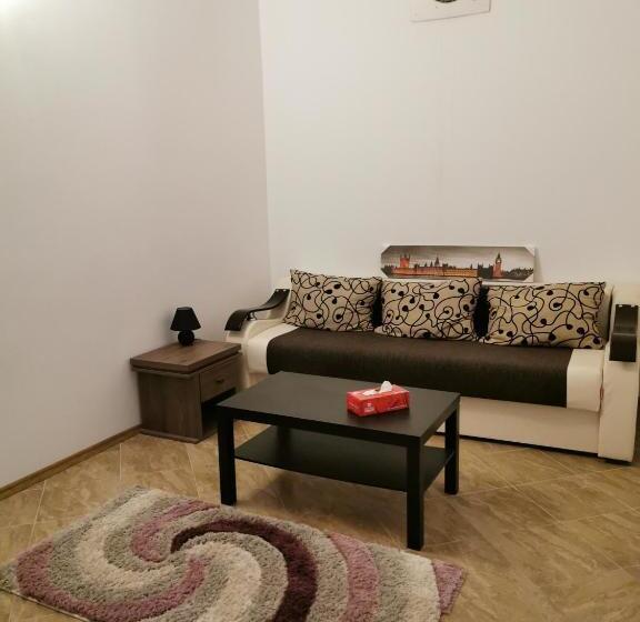استودیوی استاندارد, Dnt House & Spa