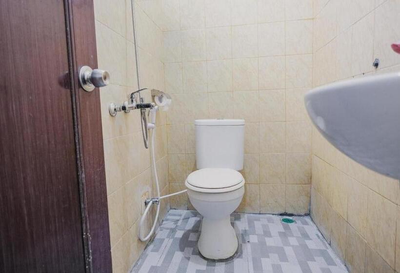 חדר משפחתי, Reddoorz Syariah Near Kebun Raya Liwa