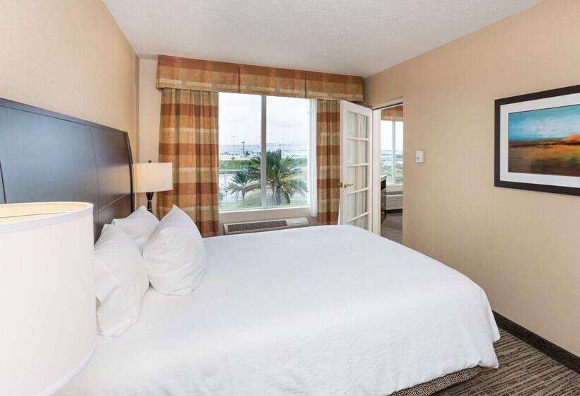 سوئیت با وان آب گرم, Hilton Garden Inn Daytona Beach Airport