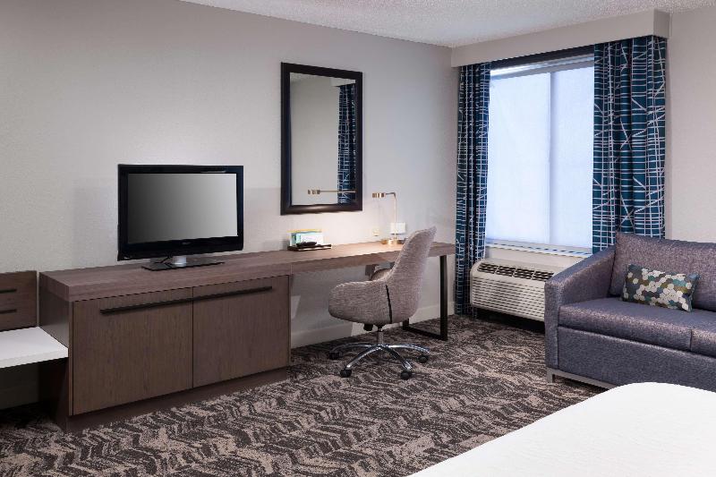キングサイズベッドのスタンダードルーム, Hilton Garden Inn Savannah Airport