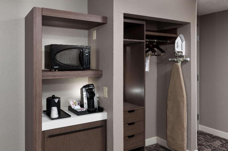 キングサイズベッドのジュニアスイート, Hilton Garden Inn Savannah Airport
