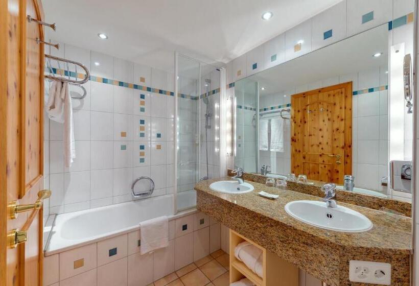 اتاق اکونومی یک تخته, Robinson Arosa   Adults Only