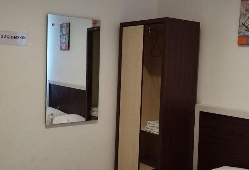 스탠다드 룸, Fidelia Homestay Palu Mitra Reddoorz