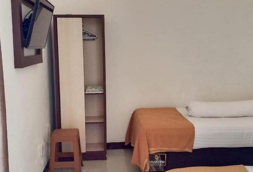스탠다드 룸, Fidelia Homestay Palu Mitra Reddoorz