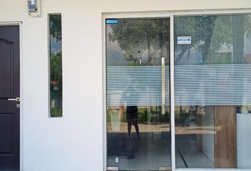 패밀리 룸, Fidelia Homestay Palu Mitra Reddoorz