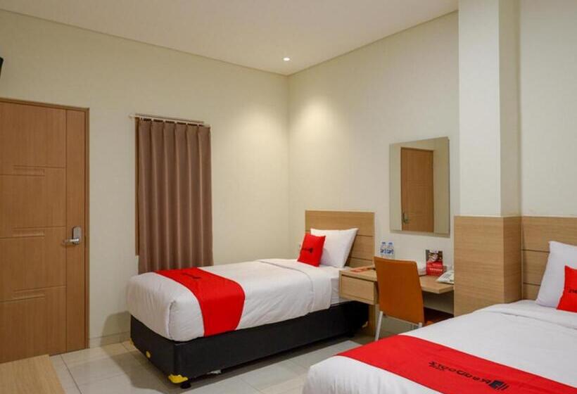 Номер Стандарт, Reddoorz Near Exit Tol Banyumanik 2