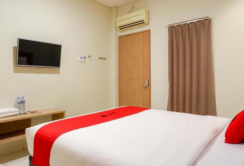 Номер Deluxe, Reddoorz Near Exit Tol Banyumanik 2